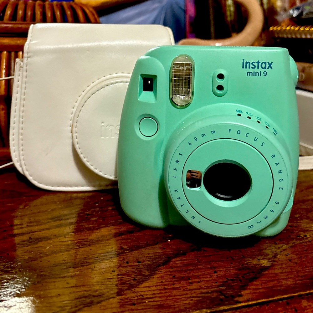 Instax Mini 9 Polaroid camera in the ice blue!